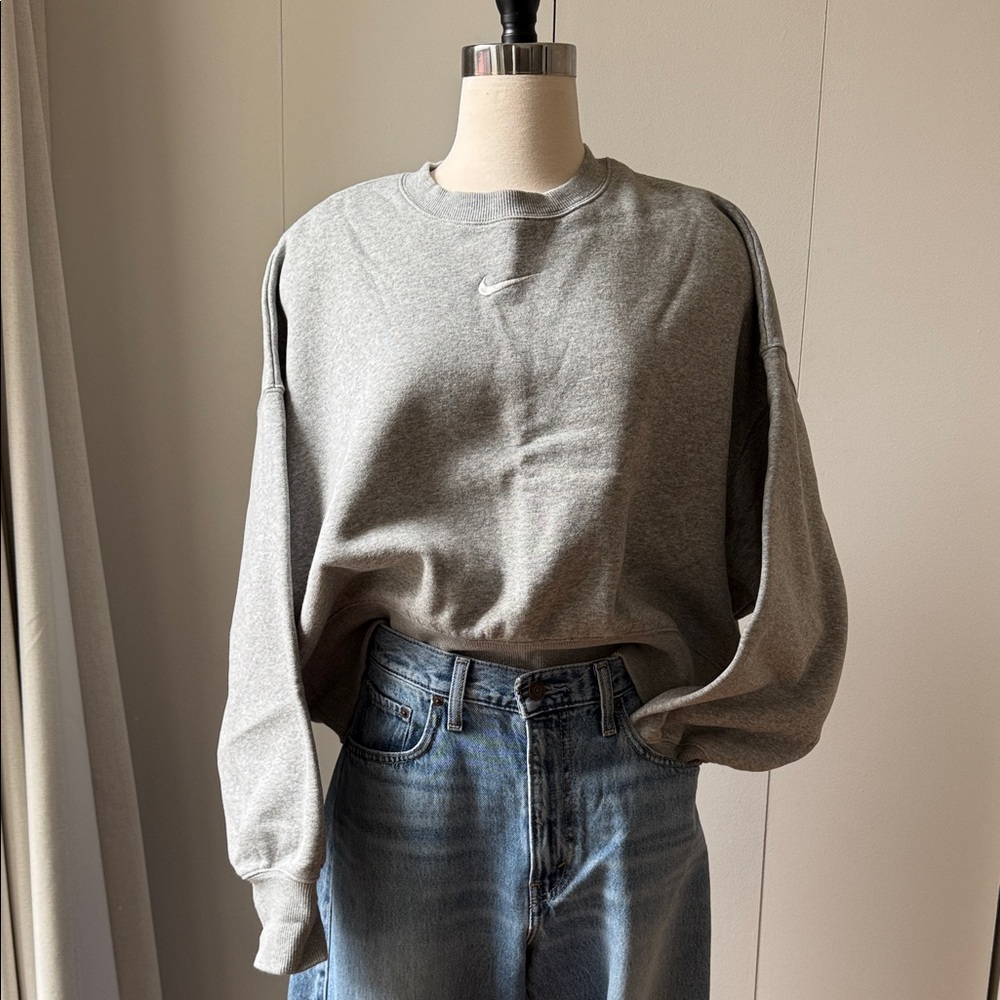 Nike Heather Gray cropped Crewneck Sweatshirt